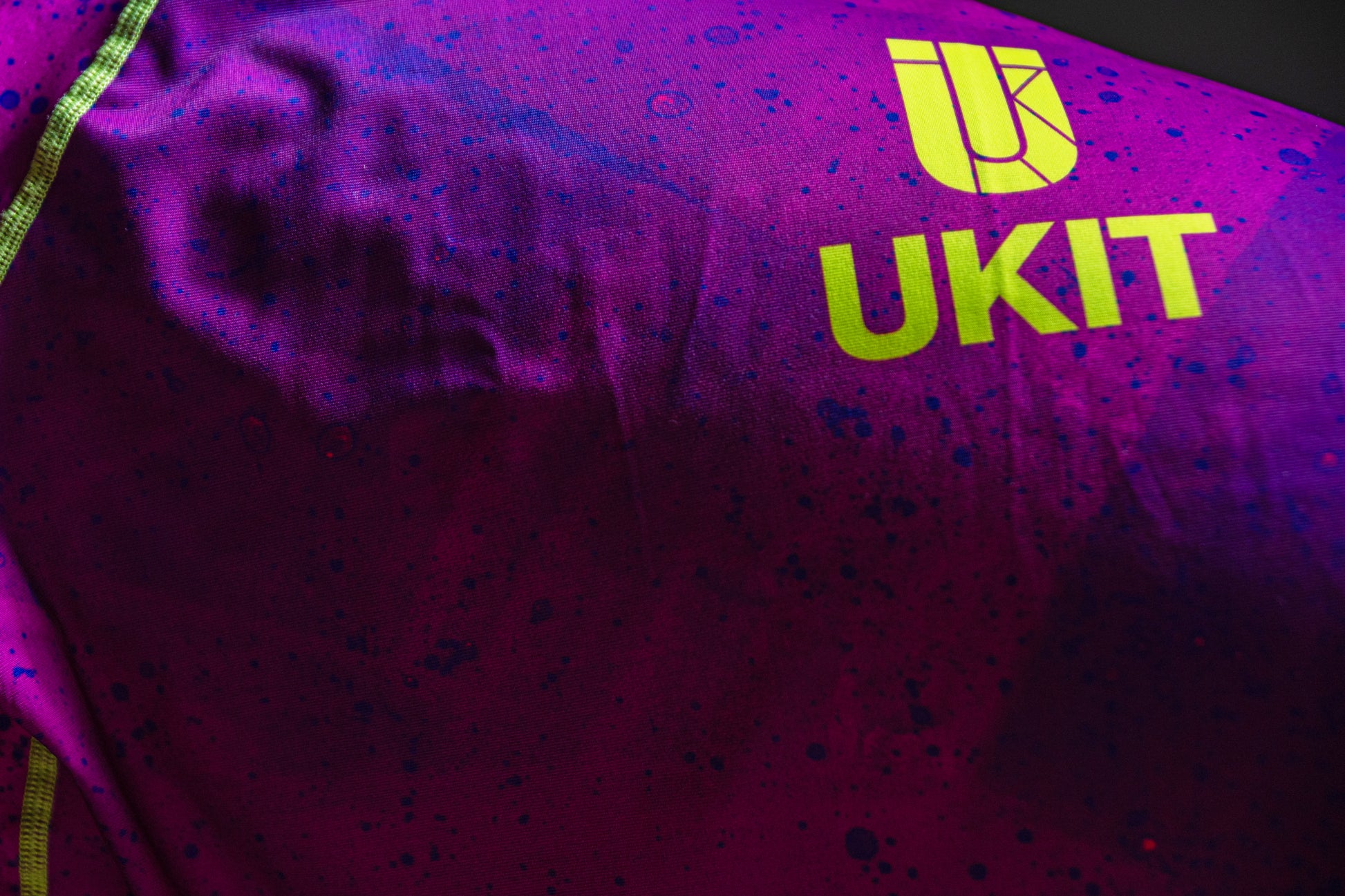 UKIT ELECTRIC PLUM RASHGUARD