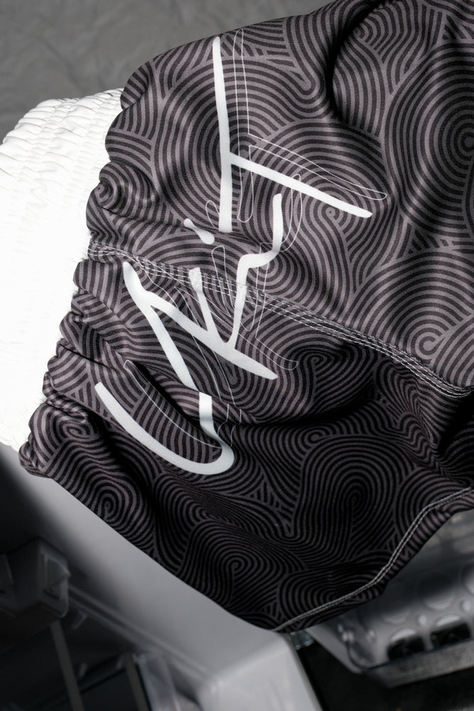 BLACK FLOW HYBRID SHORTS