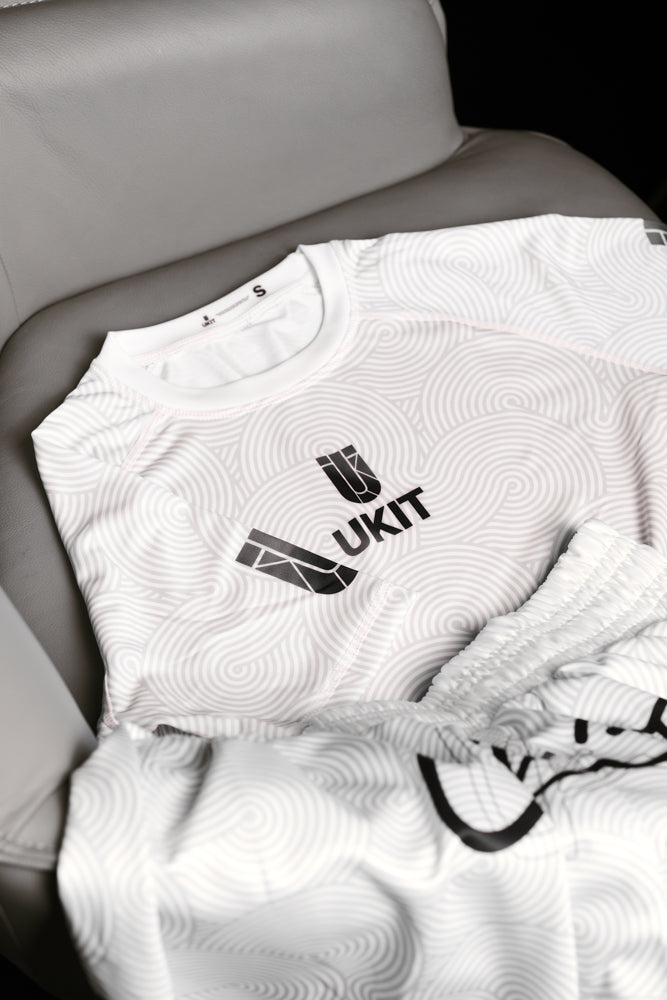 WHITE FLOW RASHGUARD