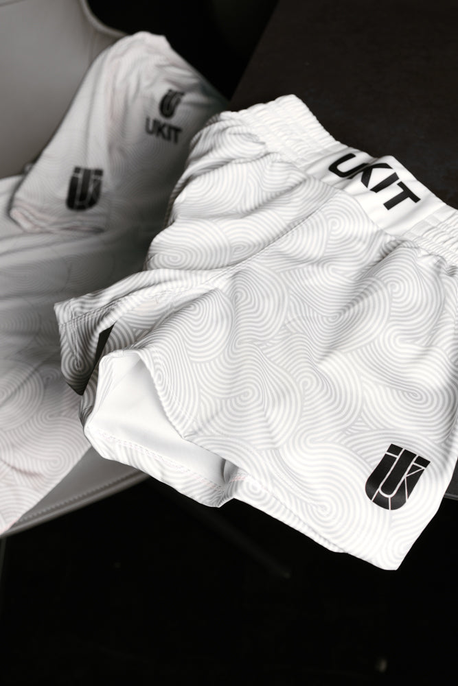 WHITE FLOW HYBRID SHORTS